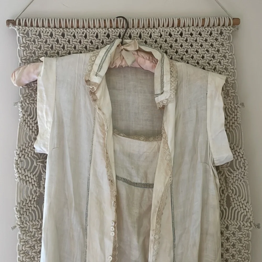🕰️ Antique Nursing Gown with Padded Hanger